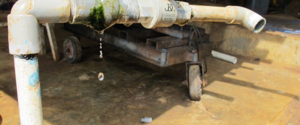 水道配管の水漏れはDIYでも直せる！3つの調べ方と5つの修理方法